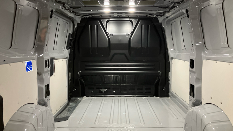 Volkswagen Transporter T32 Swb Electric 160kW 65kWh Commerce Pro Van Auto